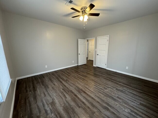Bed 2 - 206 S 16th St