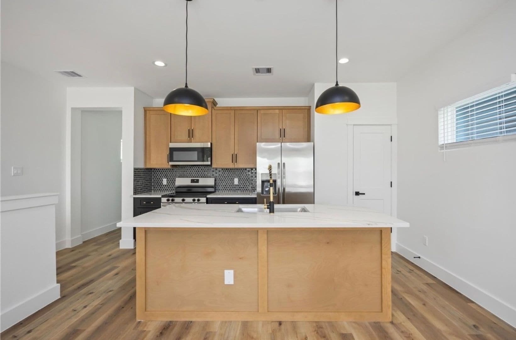 Building Photo - 8007 Cora St