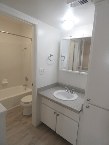 Building Photo - 350 Chestnut Ave