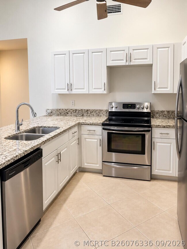 Building Photo - 283 Springdale Cir