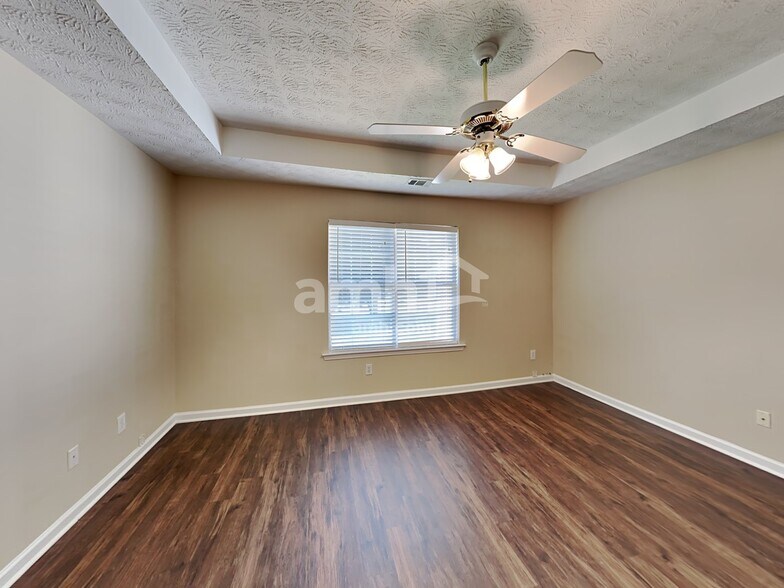Building Photo - 532 Halley Way
