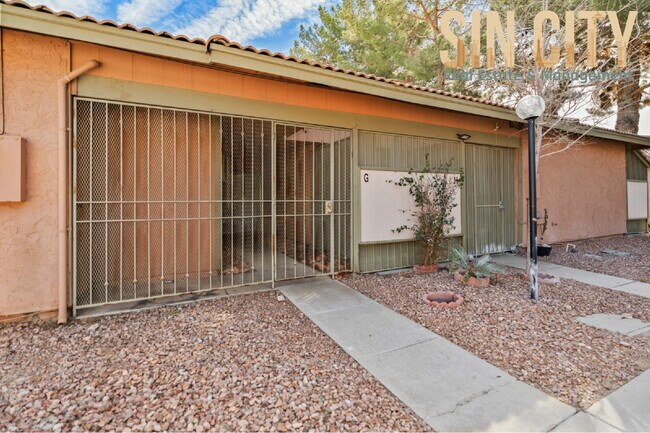 Building Photo - "Charming 1-Bed Condo Retreat in Las Vegas – Perfect Comfort in 599 Sq Ft!"