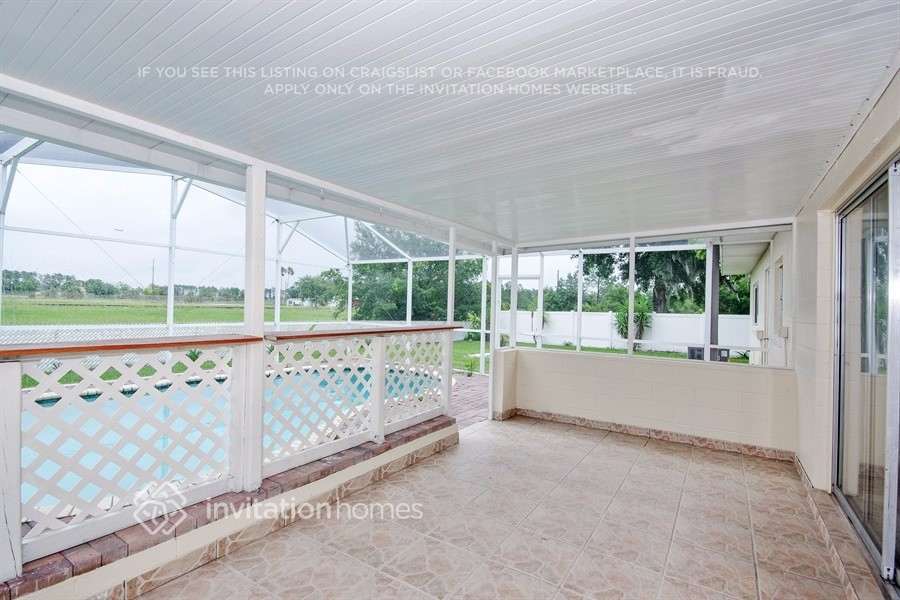 Building Photo - 3253 Little Sound Dr