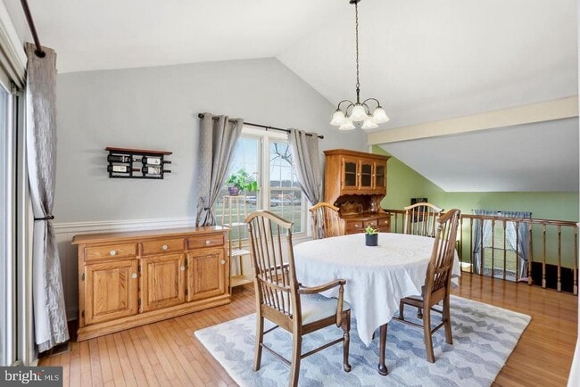 Building Photo - 4708 SUMMIT Rd