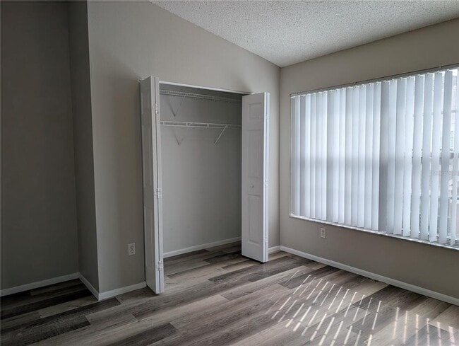 Building Photo - 414 Kensington Lake Cir