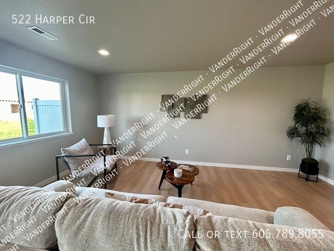Building Photo - 522 Harper Cir