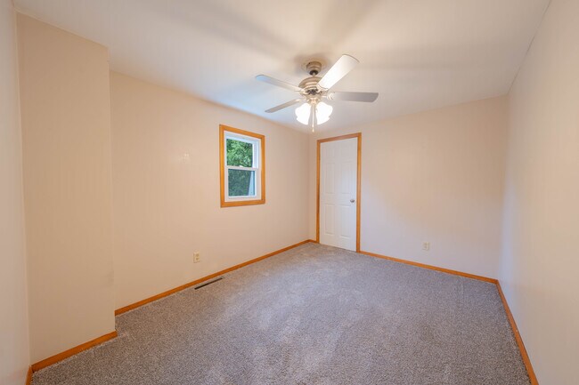Building Photo - 7112 W 137th Ln