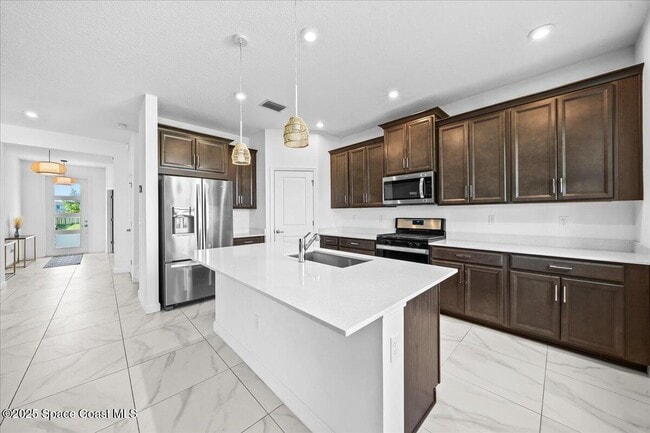 Building Photo - 14119 SW Safi Ter