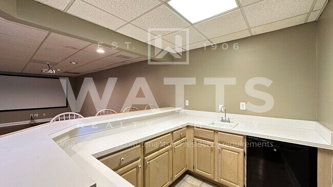 Building Photo - 4 Bedroom, 4.5 Bath Home in Heart of Hoover