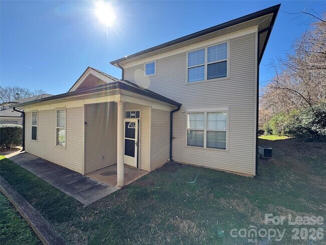 Building Photo - 7333 Michaels Landing Dr