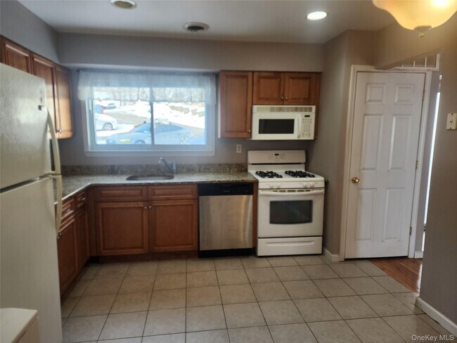 Building Photo - 18 Pavilion Ridge Way