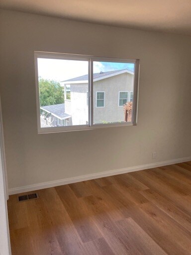 Building Photo - 507 N Helberta Ave