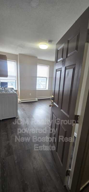 Building Photo - 5 Union Ave