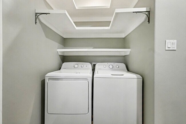 Building Photo - 3442 Noah St