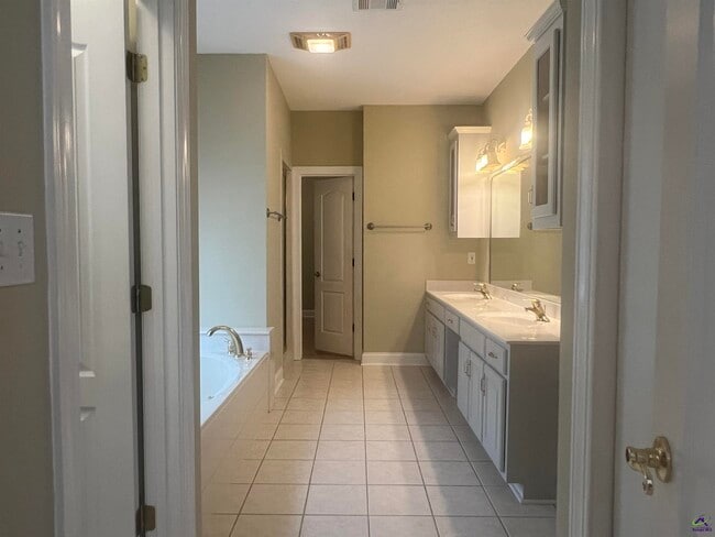 Building Photo - 104 Prestige Dr