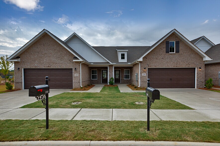 Twin Oaks Townhomes 12002 Meadow Place Ln Madison AL 35757 Apartment Finder