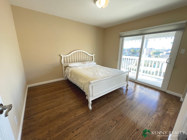 Building Photo - 4BD/2.5BA Spacious Foster City Home with Huge Backyard + Hot Tub