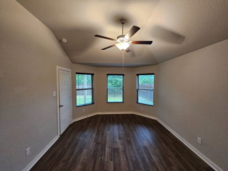 Building Photo - 6906 Emerald Valley