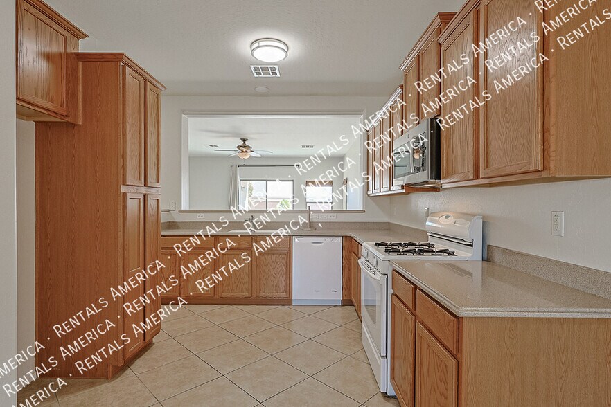 Building Photo - 15289 W Desert Hills Dr