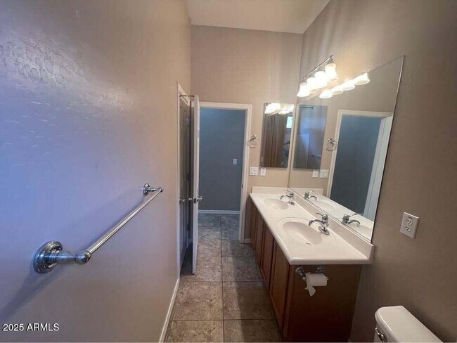 Building Photo - 4918 W Carpenter Dr