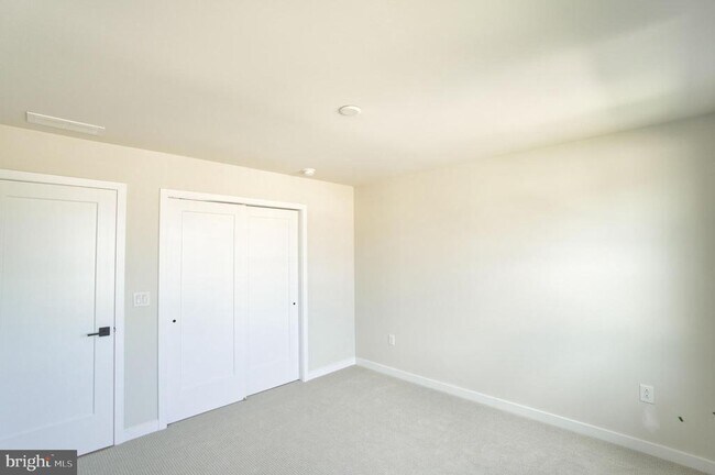 Building Photo - 332 Aspen Wy