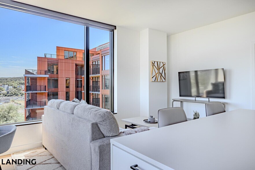 Building Photo - 632 Howard Rd SE