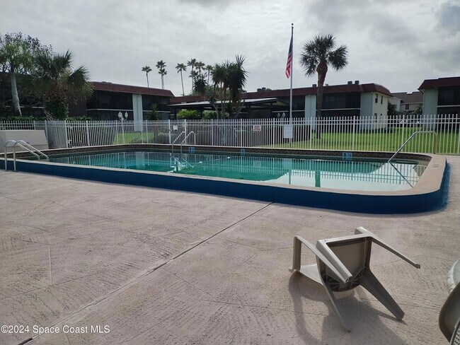Building Photo - 200 St Lucie Ln