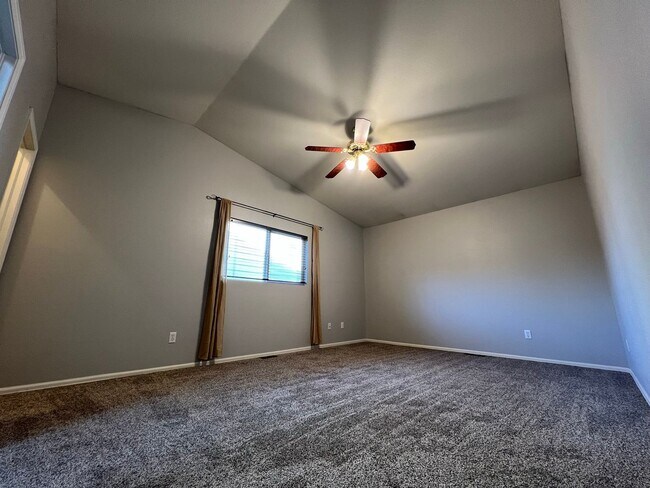 Building Photo - Lovely Ranch, Pikes Peak Views from Expans...