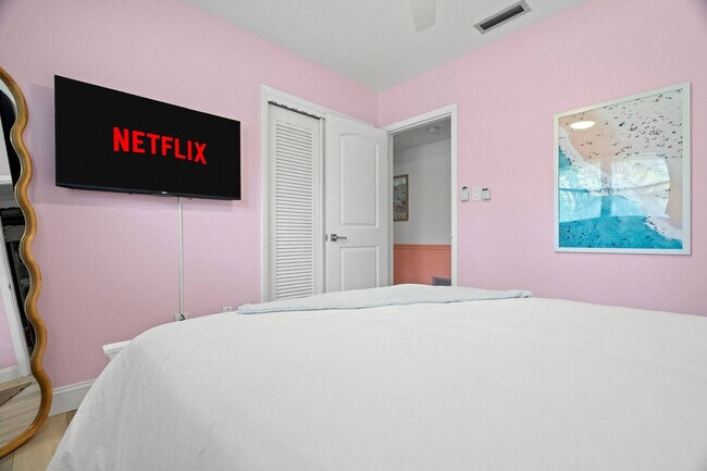 Building Photo - 1121 19th St SW