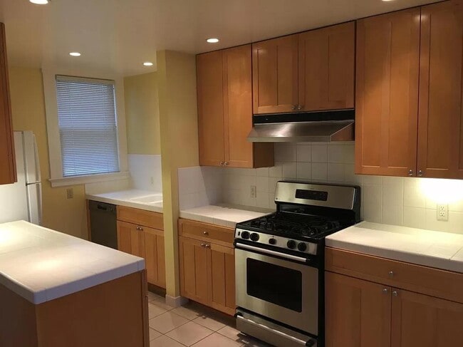 Building Photo - 787 Guerrero St