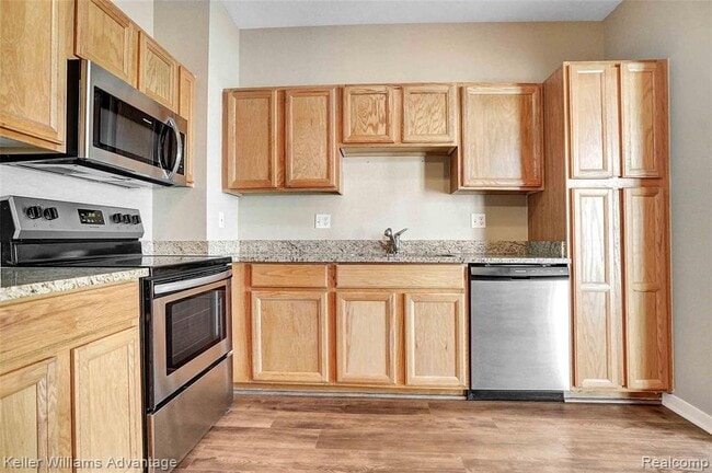 Building Photo - 31173 Livingston Dr