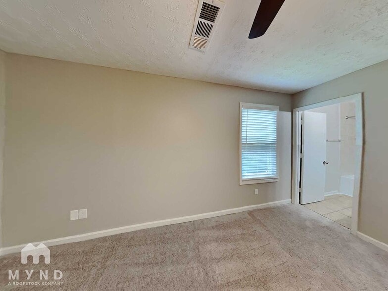 Building Photo - 429 Sherwood Cir
