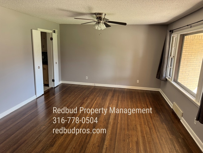Building Photo - 639 S Courtleigh Dr