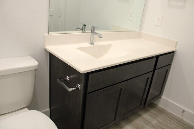 Building Photo - 15212 Tattle Crk Ln