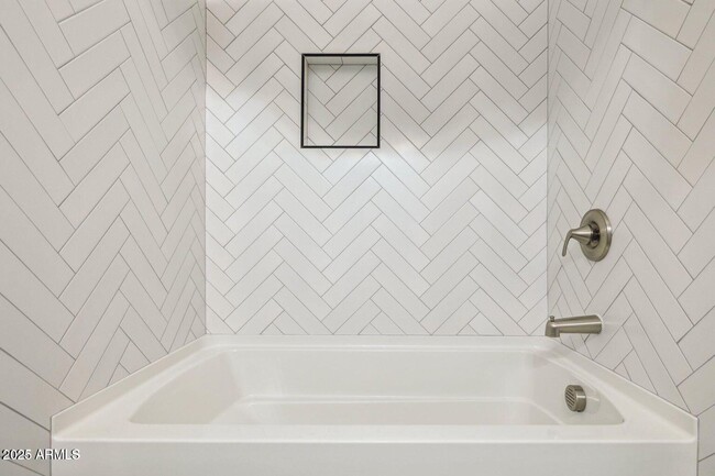 Building Photo - 16710 E Trevino Dr