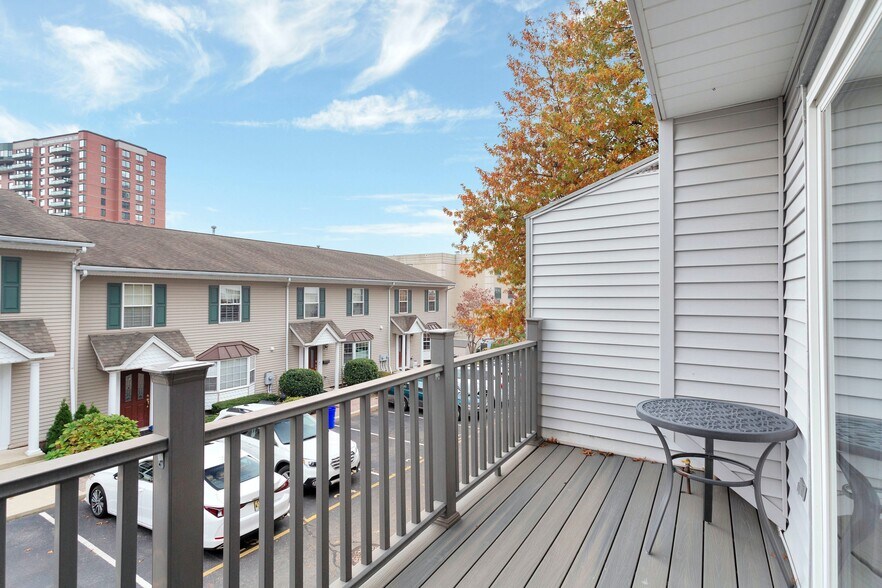 Building Photo - 124 Panorama Dr
