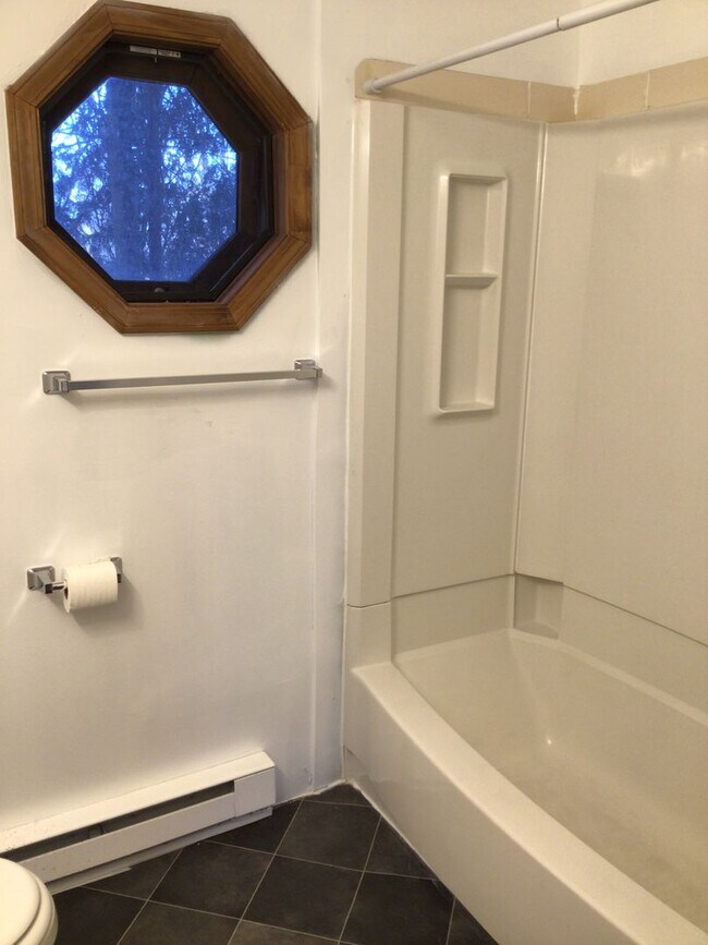 Building Photo - 440 N Earl St