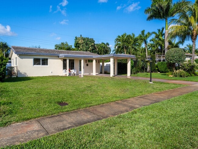 Building Photo - 4751 NE 4th Ave