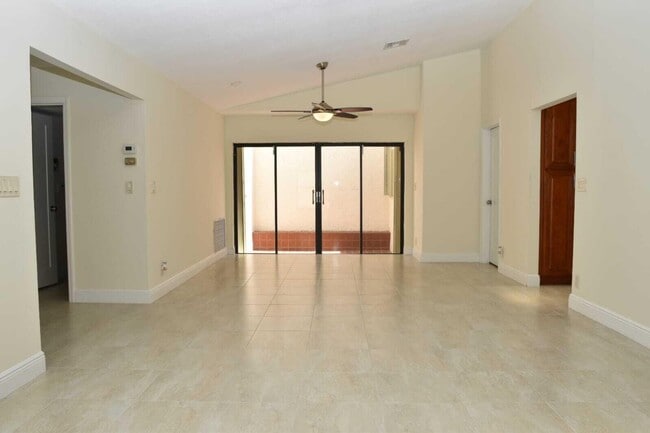 Building Photo - 6735 Lago Vista Terrace