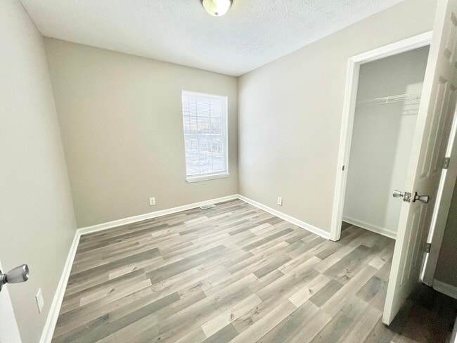 Building Photo - 205 N 26th St