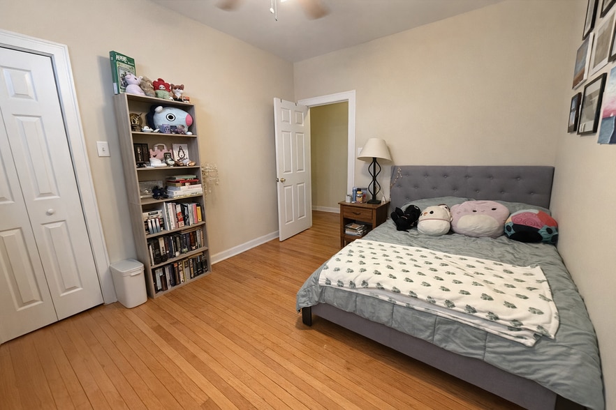 Bedroom 3 - 1070 W Granville Ave