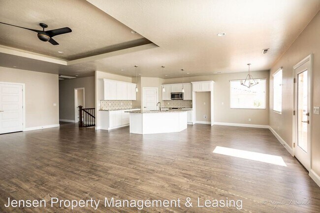 Building Photo - 6 br, 3.5 bath House - 2773 South 3440 West