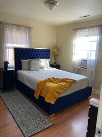 Building Photo - Charming 2 BR/1 BA Apartment in Congress Heights!