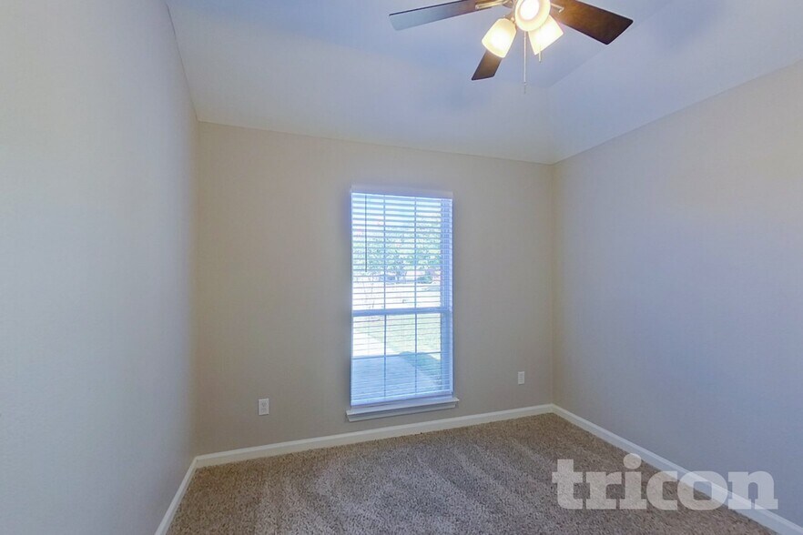 Building Photo - 114 Jordan Dr