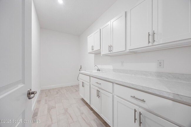 Building Photo - 3520 Rixford Way