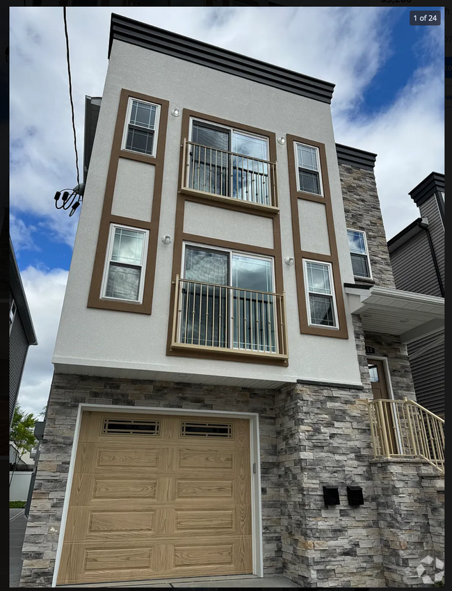 Building Photo - 113 E Jersey St