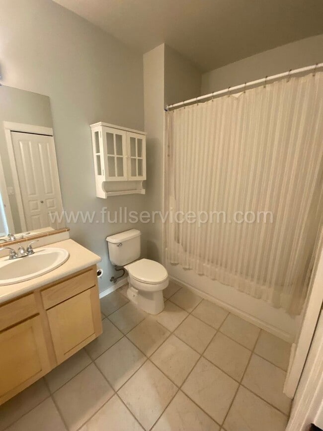Building Photo - RARE OPENING at Waterfront Landing – Spacious Waterfront 1BR w/ Private Deck, Views & Direct Pike...
