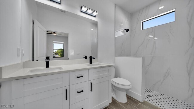 Building Photo - 1121 Hightower Ave S