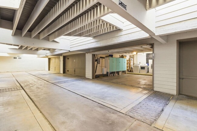 Building Photo - 731 Seacoast Dr