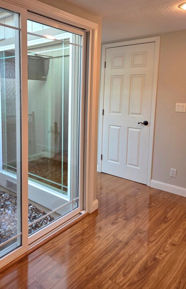 Building Photo - Spacious 3 bedroom 2 bath townhome for rent in Crow Canyon Country Club